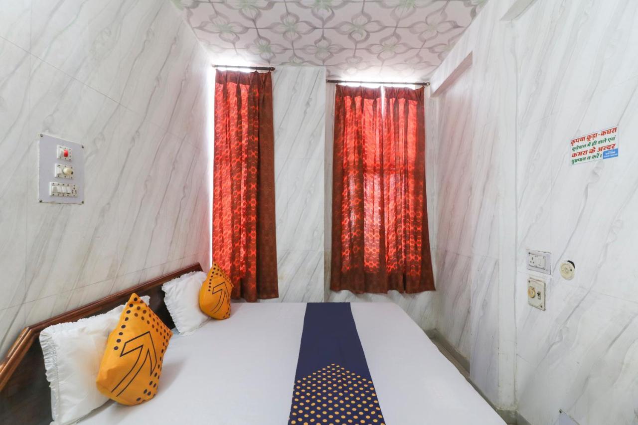 Spot On 67728 Ashish Guest House Jaunpur Exterior foto